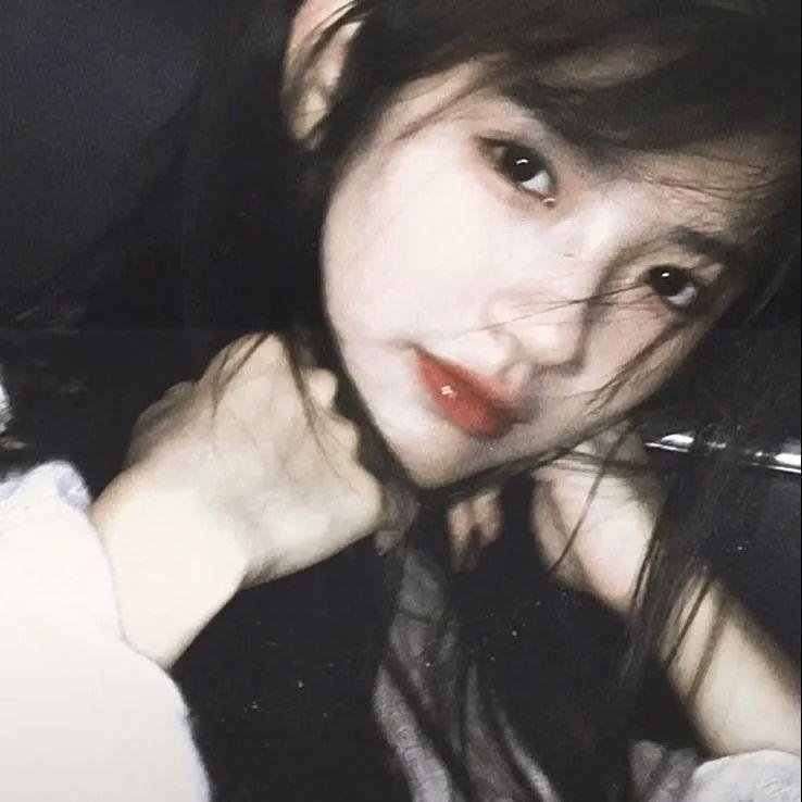 夜深沉,爱难吟